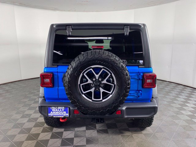Used 2025 Jeep Wrangler Unlimited Rubicon w/ Convenience Group AWD/4WD image 8
