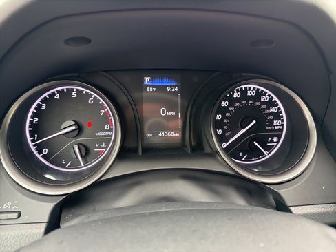 Used 2024 Toyota Camry SE image 10