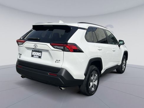 Used 2025 Toyota RAV4 XLE AWD/4WD image 7