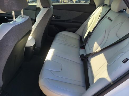 New 2026 Hyundai Elantra Limited FWD image 11