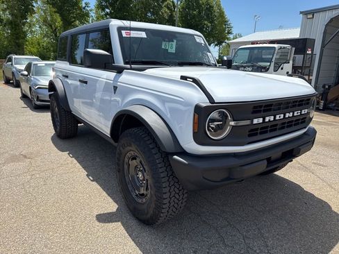 Used 2025 Ford Bronco 4-Door w/ Sasquatch Package AWD/4WD image 4
