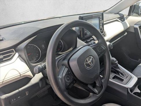 Used 2020 Toyota RAV4 XLE FWD image 10