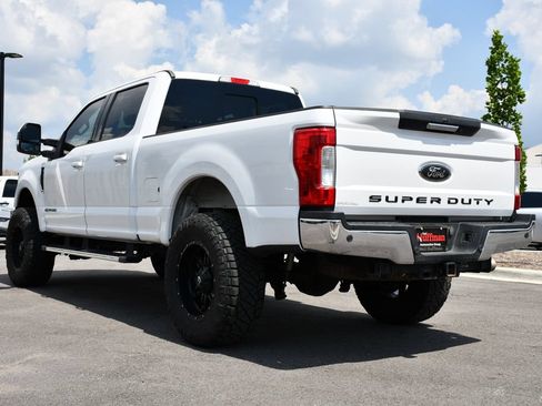 Used 2019 Ford F250 Lariat w/ Lariat Value Package AWD/4WD image 5