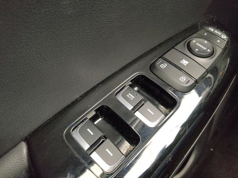Used 2021 Kia Sportage EX FWD image 27