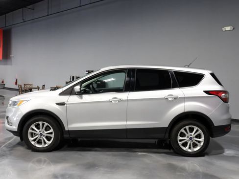 Used 2017 Ford Escape SE AWD/4WD image 4