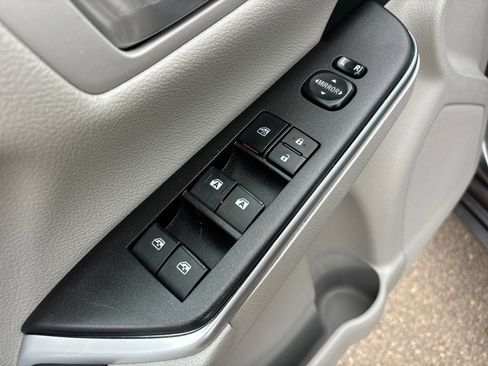 Used 2017 Toyota Camry LE image 11