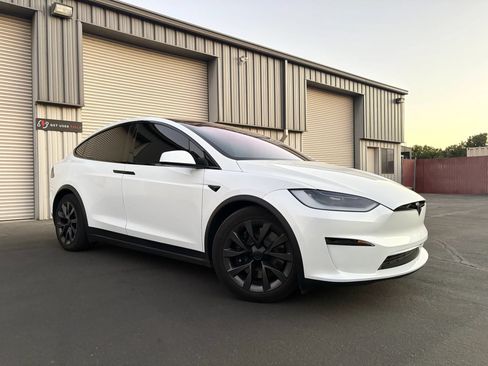 Used 2024 Tesla Model X AWD/4WD image 2