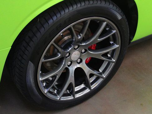 Used 2015 Dodge Challenger SRT w/ Technology Group image 23