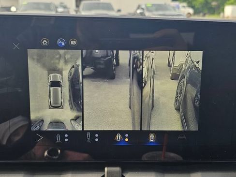 Used 2025 Chevrolet Equinox LT w/ Convenience Package II AWD/4WD image 28
