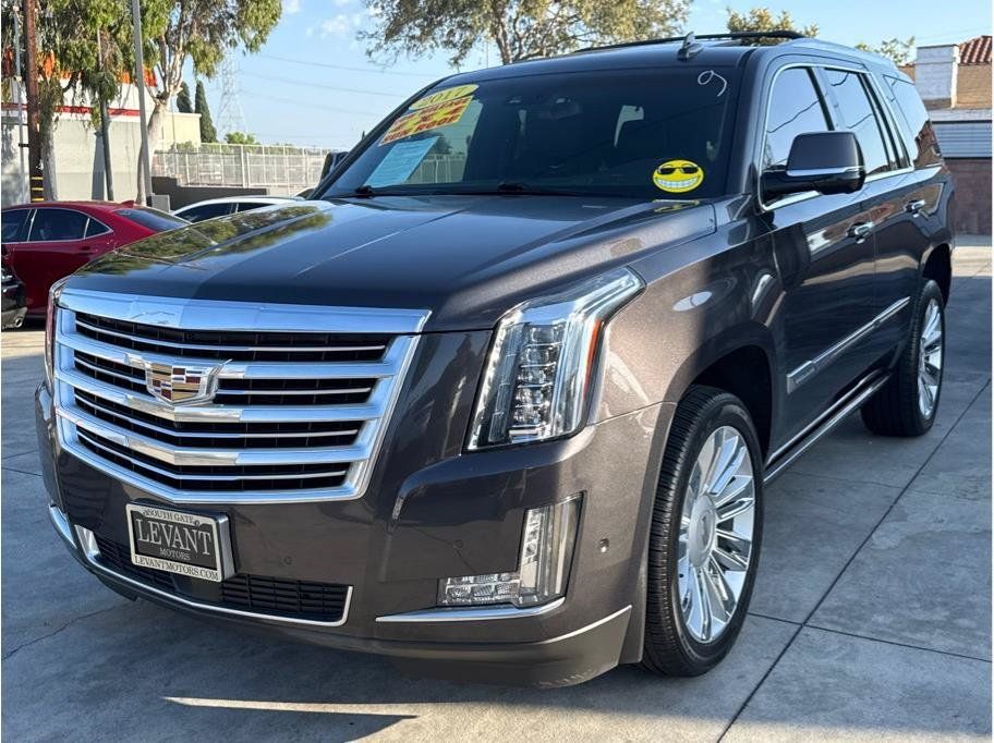 Used 2017 Cadillac Escalade Platinum AWD/4WD image 3