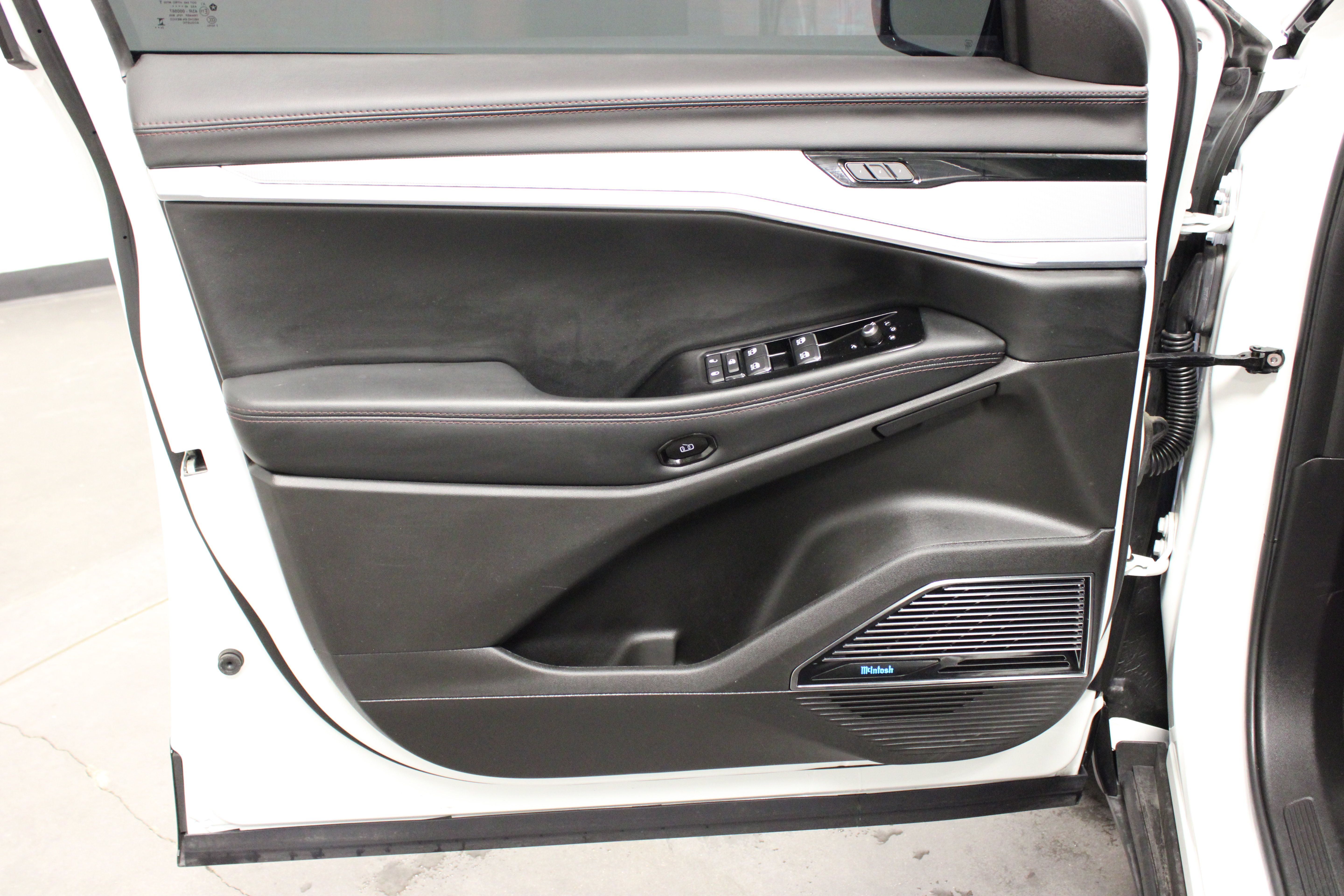 Used 2024 Jeep Wagoneer Launch Edition AWD/4WD image 20