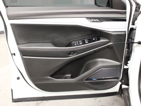 Used 2024 Jeep Wagoneer Launch Edition AWD/4WD image 20