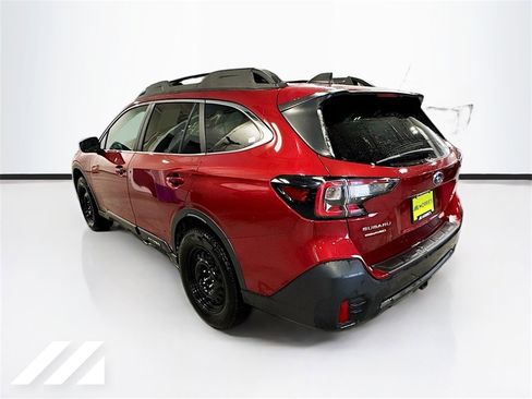 Used 2020 Subaru Outback Premium image 7