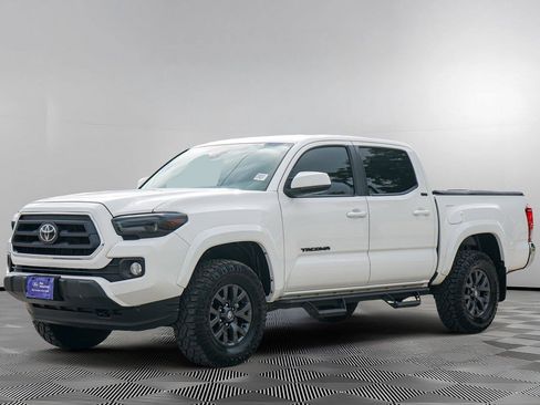 Used 2023 Toyota Tacoma SR5 RWD image 8