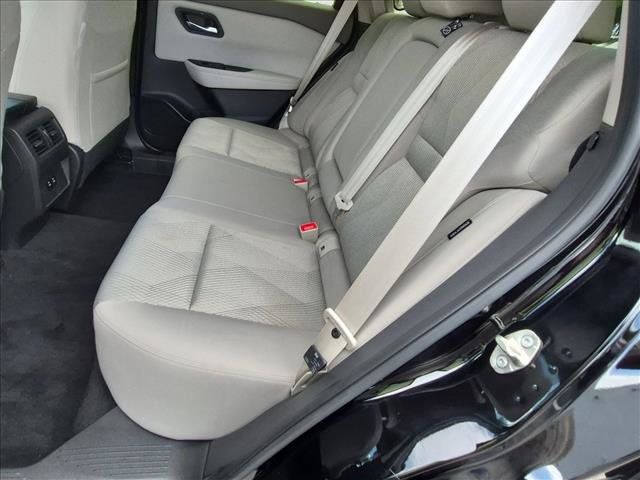 Certified 2024 Nissan Rogue SV FWD image 18