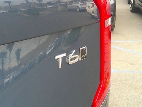 Used 2019 Volvo XC90 T6 Momentum image 24