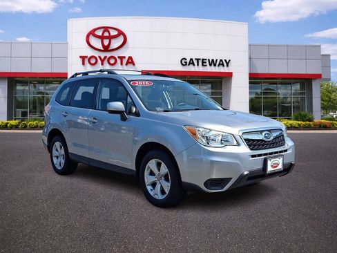 Used 2016 Subaru Forester 2.5i Premium w/ All-Weather Package AWD/4WD image 3