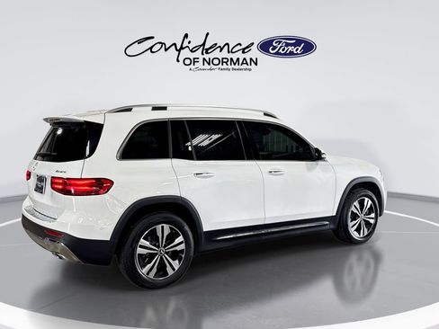 Used 2024 Mercedes-Benz GLB 250 4MATIC image 9