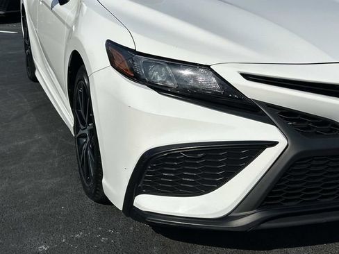 Used 2024 Toyota Camry SE image 10