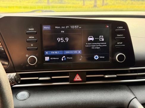 Used 2021 Hyundai Elantra SEL FWD image 17