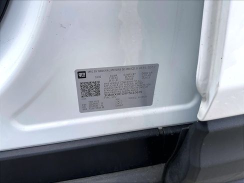 Used 2023 Chevrolet Equinox LT image 34