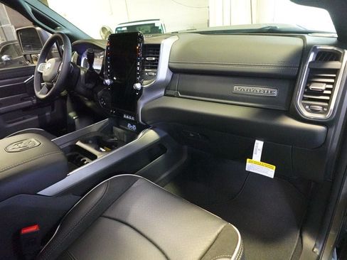New 2026 RAM 2500 Laramie AWD/4WD image 32