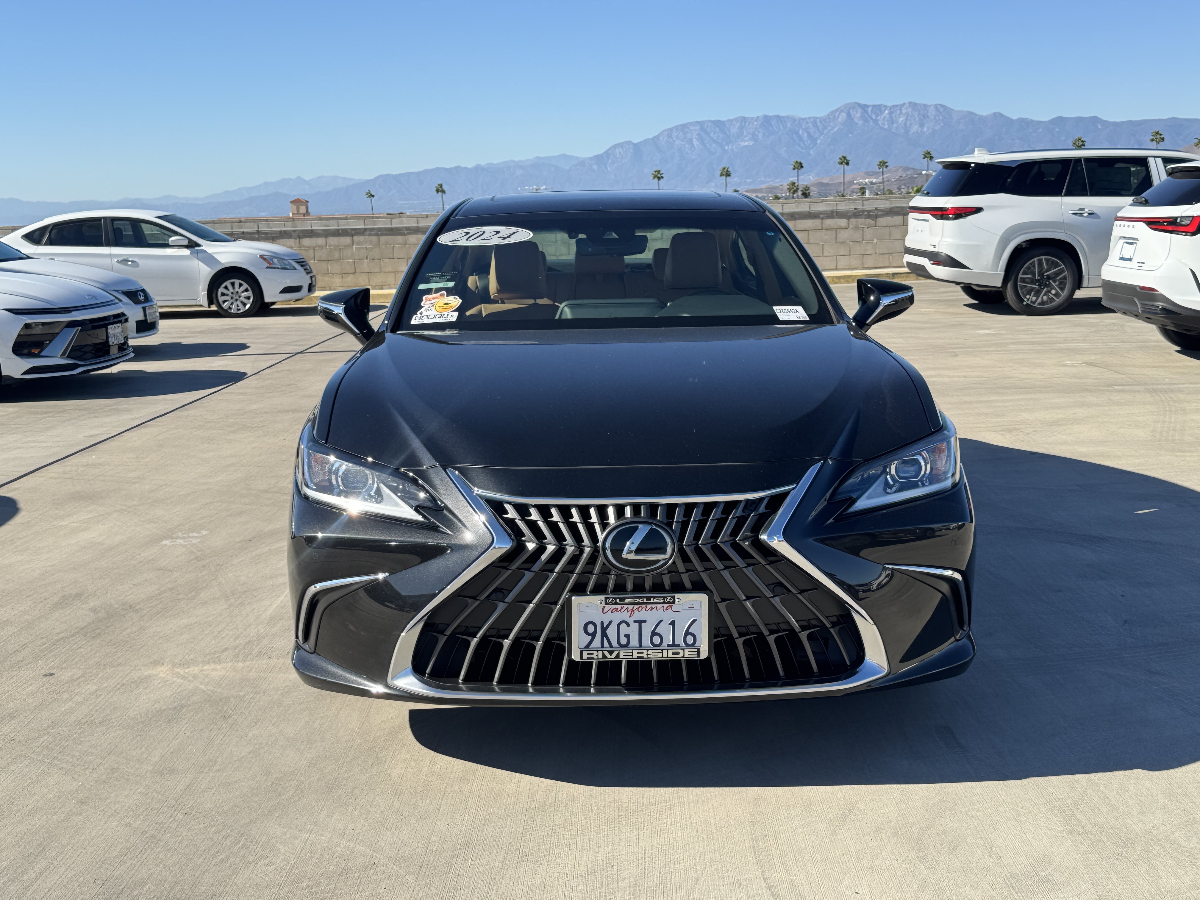 Certified 2024 Lexus ES 350 w/ Premium Package FWD image 3