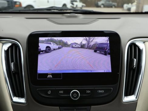 Used 2024 Chevrolet Malibu LT image 17