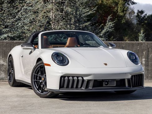 Certified 2026 Porsche 911 Targa 4 GTS AWD/4WD image 6