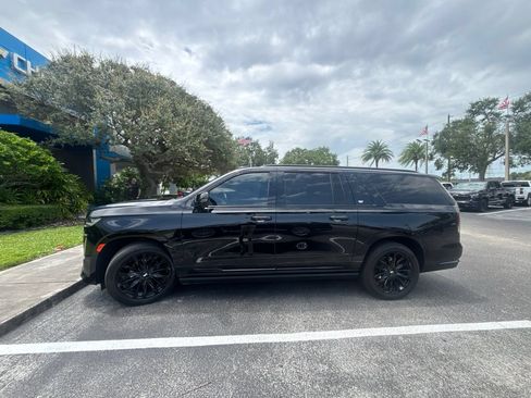 Used 2024 Cadillac Escalade ESV Premium Luxury w/ Performance Package AWD/4WD image 3