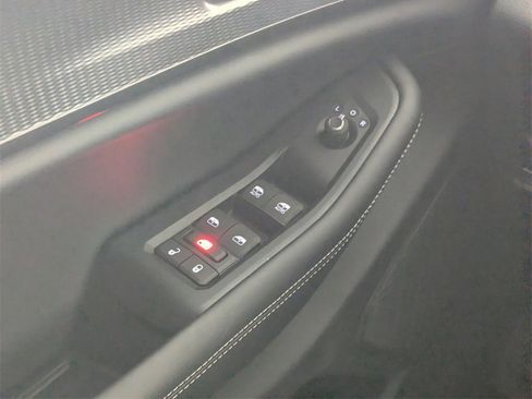 New 2025 Jeep Grand Cherokee Laredo w/ Luxury Tech Group I image 17