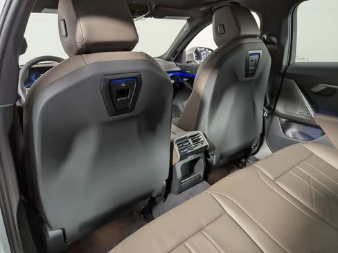 Used 2025 BMW i5 xDrive40 w/ M Sport Package AWD/4WD image 46