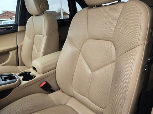 Used 2020 Porsche Macan image 14
