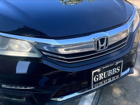 Used 2017 Honda Accord EX-L image 39