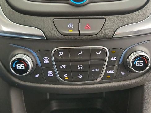Used 2024 Chevrolet Equinox LT w/ LPO, Floor Liner Package FWD image 26
