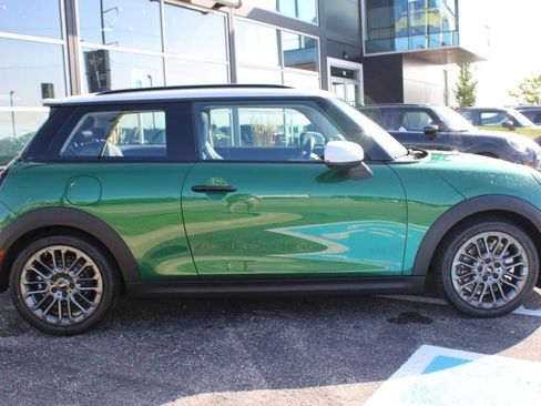 Used 2025 MINI Cooper S FWD image 2