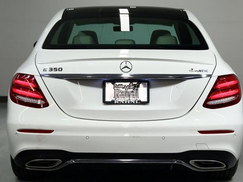 Used 2020 Mercedes-Benz E 350 4MATIC Sedan image 12