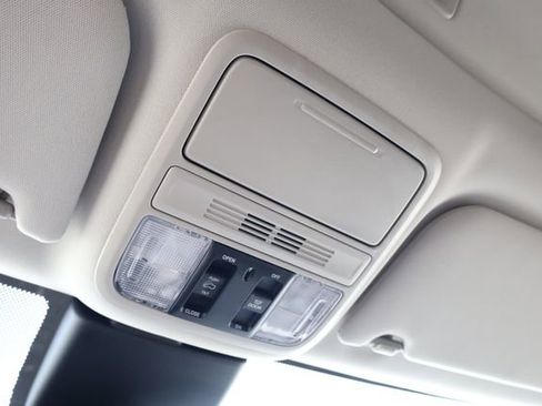 Used 2025 Honda Odyssey Touring image 21