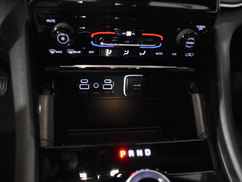 New 2025 Jeep Grand Cherokee Laredo X image 23