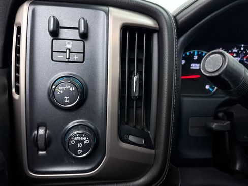 Used 2017 GMC Sierra 1500 Denali w/ Denali Ultimate Package AWD/4WD image 8