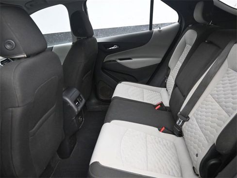 Used 2020 Chevrolet Equinox LS image 18