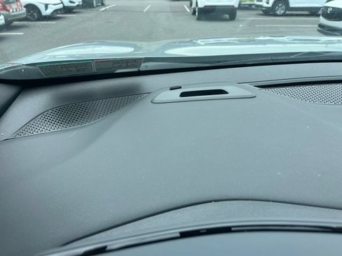 Used 2025 Chevrolet Equinox LT FWD image 33