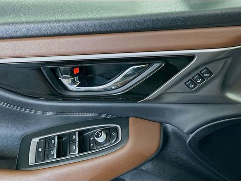 Used 2022 Subaru Outback Touring AWD/4WD image 18