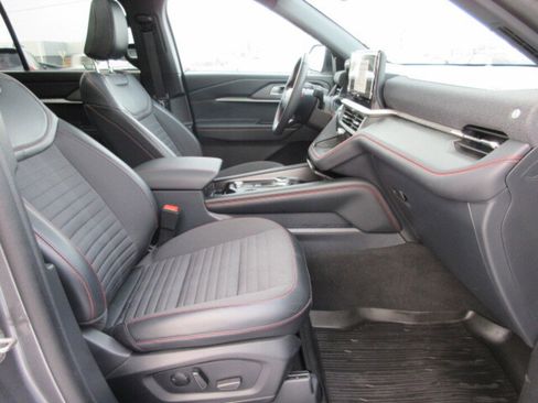 Used 2025 Ford Explorer ST-Line w/ Premium Package image 42