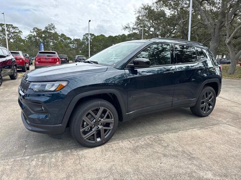 New 2026 Jeep Compass Latitude AWD/4WD image 7