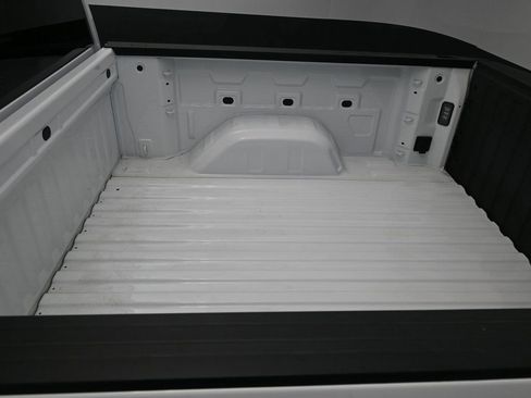 Used 2025 Chevrolet Silverado 1500 LT image 30