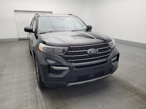 Used 2022 Ford Explorer XLT w/ Equipment Group 202A AWD/4WD image 14