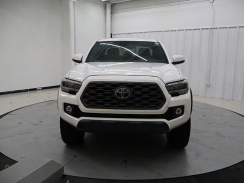 Used 2020 Toyota Tacoma TRD Off-Road w/ TRD Premium Off Road Package image 11
