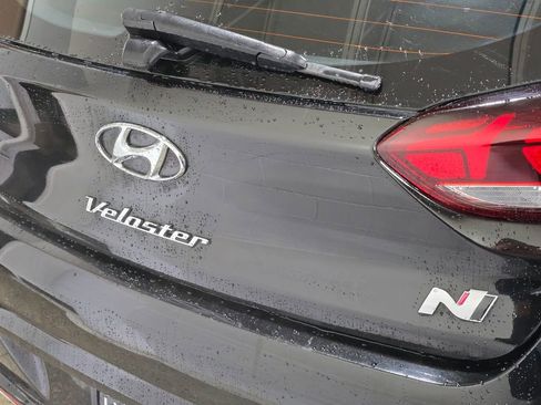 Used 2019 Hyundai Veloster N N w/ Performance Package image 24