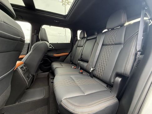 Used 2025 Mitsubishi Outlander SEL image 25